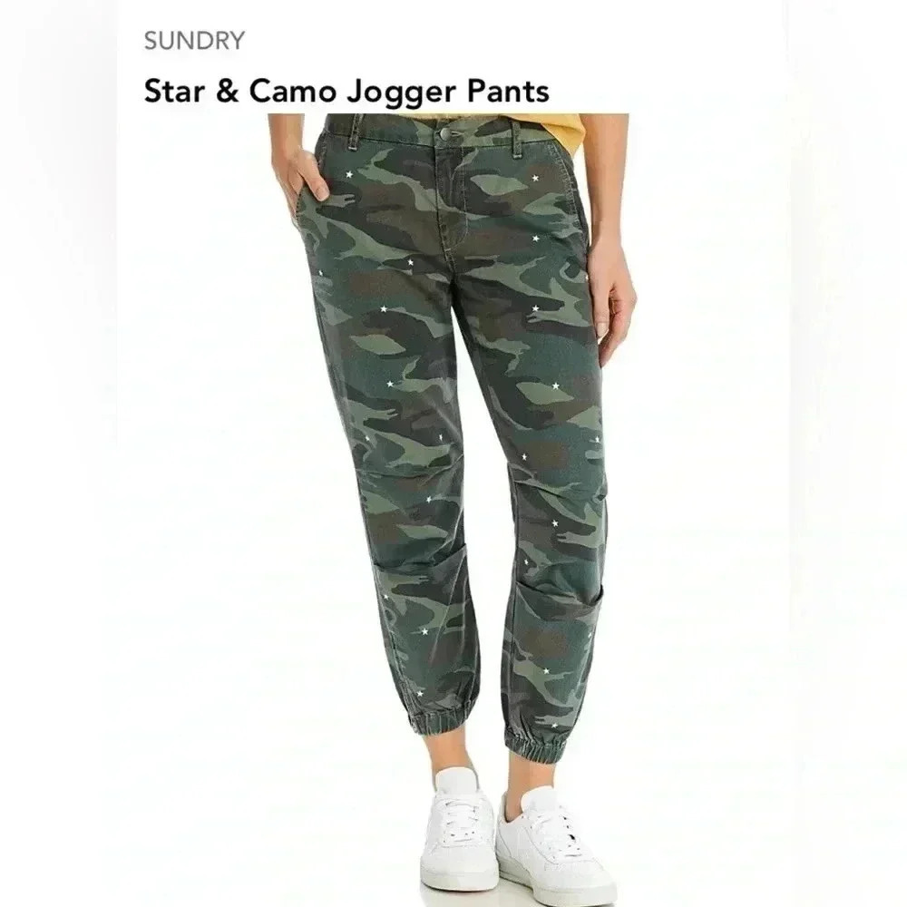 Sundry Green Camo Joggers with White Stars in Size 26